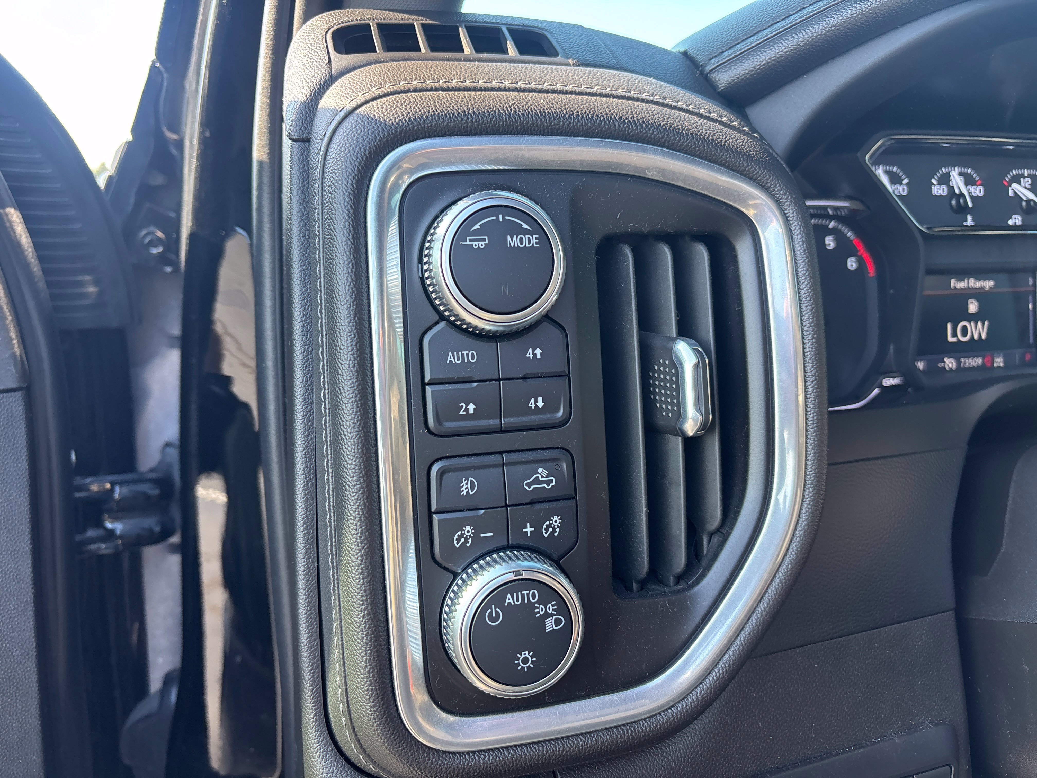 Used 2022 GMC Sierra 3500 SLE w/ SLE Convenience Package AWD/4WD image 12