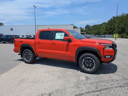 New 2025 Nissan Frontier PRO-4X w/ Black Accent Package