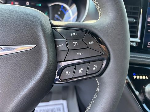 Used 2023 Chrysler Pacifica Touring-L w/ S Appearance Package FWD image 17