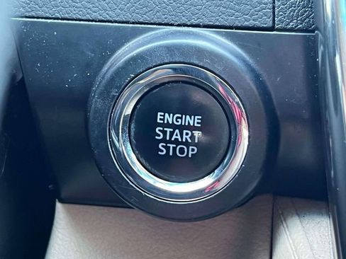 Used 2013 Toyota Camry XLE image 29