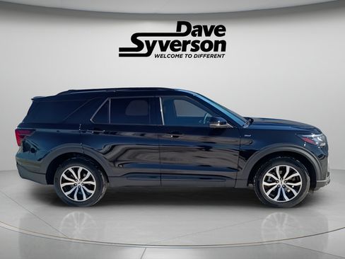 Used 2025 Ford Explorer ST-Line AWD/4WD image 4