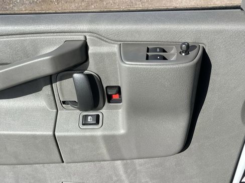 New 2025 GMC Savana 2500 Extended w/ Driver Convenience Package RWD image 23