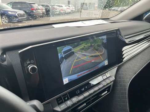Used 2026 Toyota Camry XLE FWD image 21