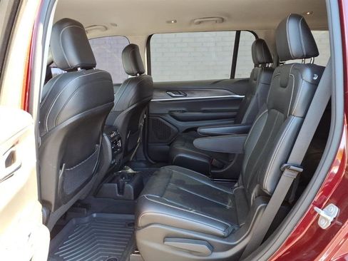 Used 2023 Jeep Grand Cherokee L Limited image 13