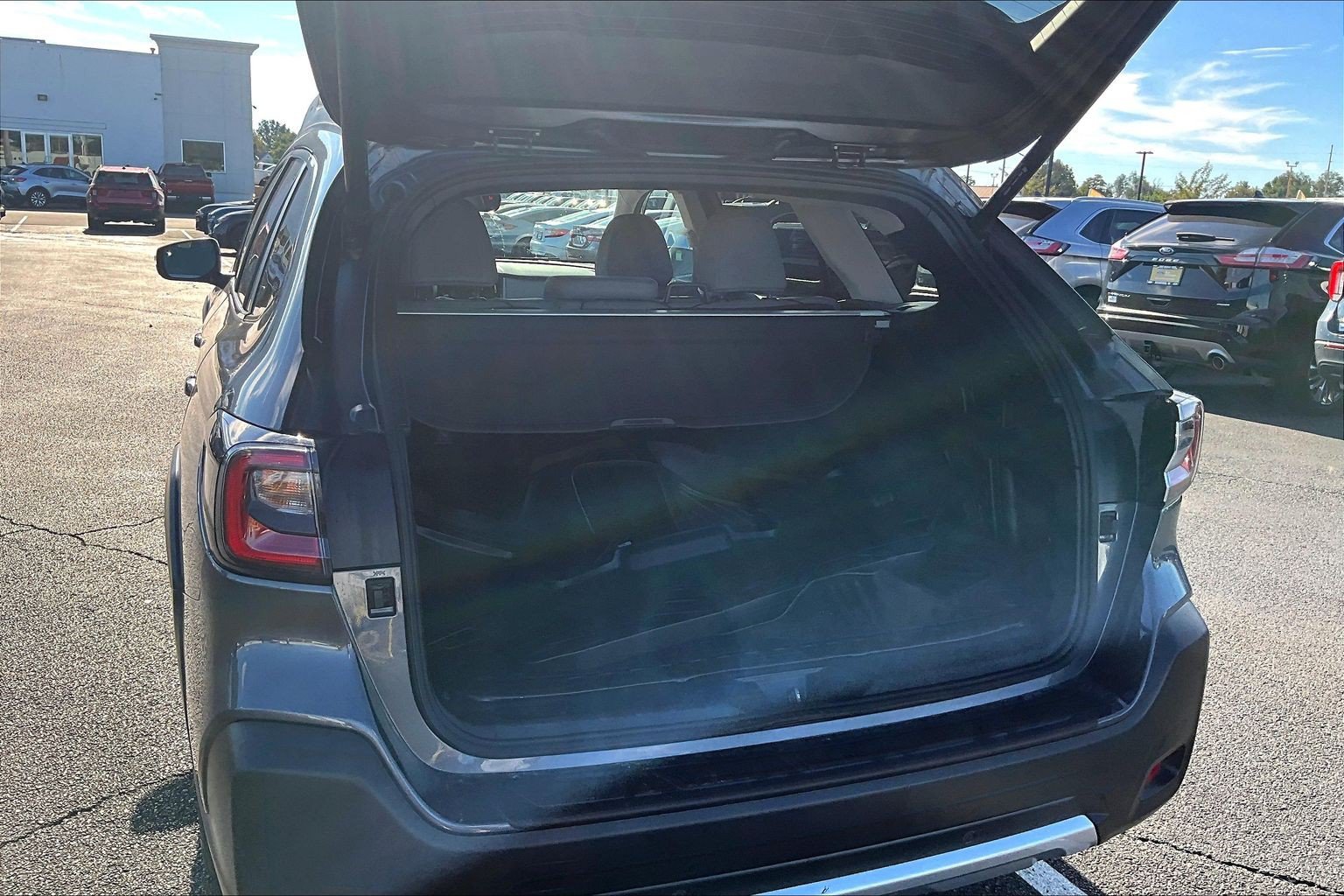 Used 2025 Subaru Outback Limited AWD/4WD image 19