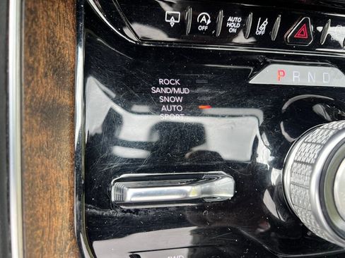 Used 2023 Jeep Grand Wagoneer Series II image 45