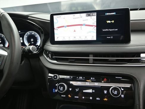 Used 2023 INFINITI QX60 Luxe w/ Vision Package image 30