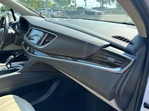 Used 2019 Buick Enclave Essence AWD/4WD image 33
