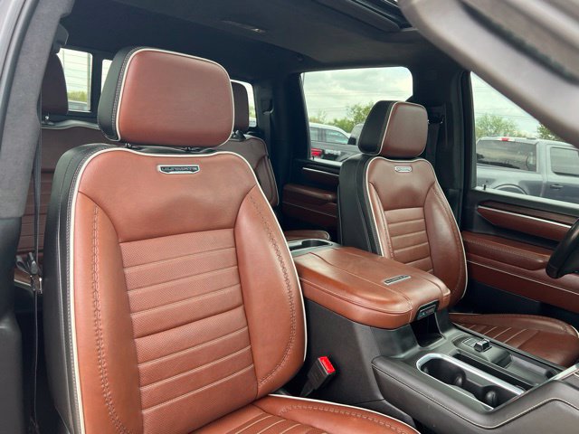 Used 2024 GMC Sierra 3500 Denali Ultimate AWD/4WD image 22