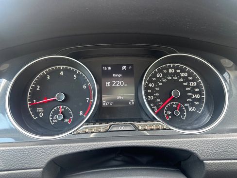 Used 2021 Volkswagen Golf 4-Door image 37