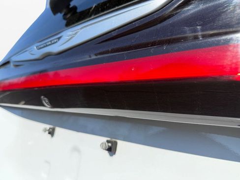 Certified 2023 Chrysler Pacifica Limited FWD image 17