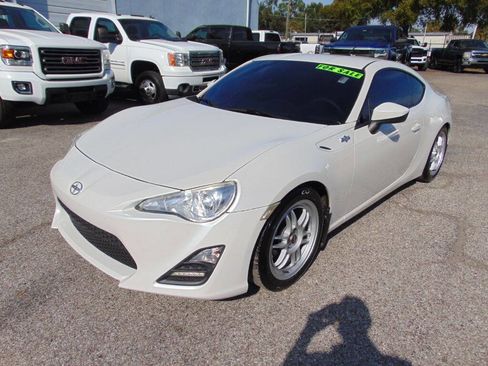 Used 2014 Scion FR-S image 4