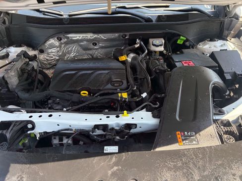 Used 2025 Chevrolet Trax LS FWD image 31