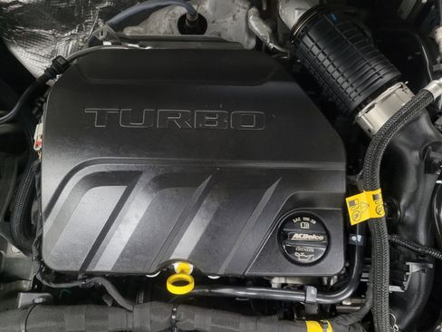 Used 2025 Chevrolet Trax LS FWD image 30