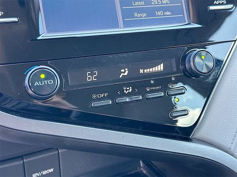 Used 2019 Toyota Camry SE image 15