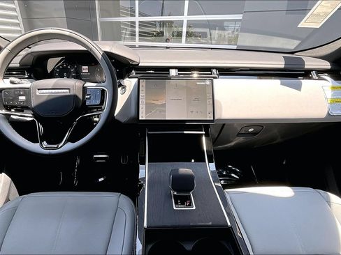 New 2026 Land Rover Range Rover Velar Dynamic SE AWD/4WD image 5