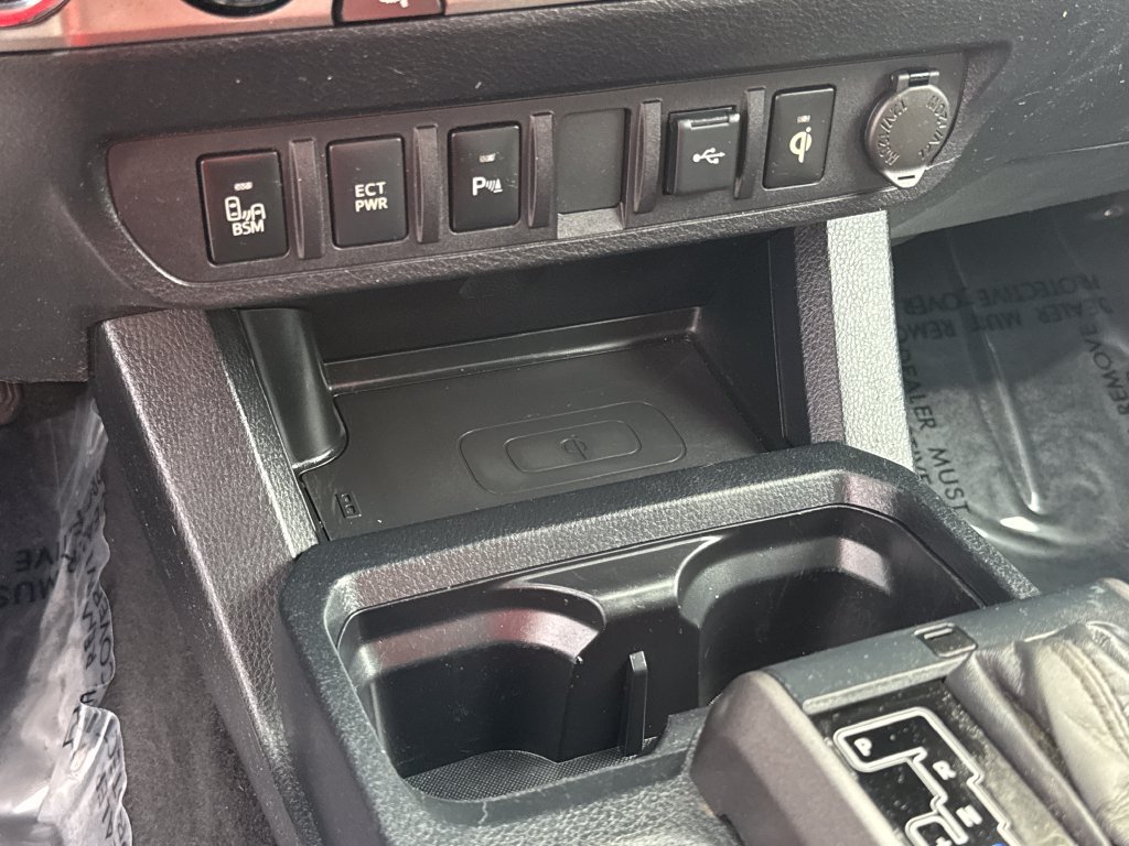 Used 2020 Toyota Tacoma TRD Off-Road w/ Technology Package AWD/4WD image 24