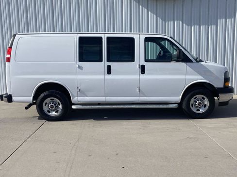 Used 2024 GMC Savana 2500 w/ Driver Convenience Package RWD image 4