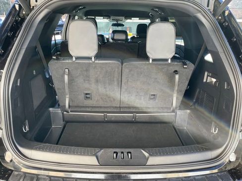 Used 2025 Ford Explorer ST-Line w/ ST-Line Street Pack image 14