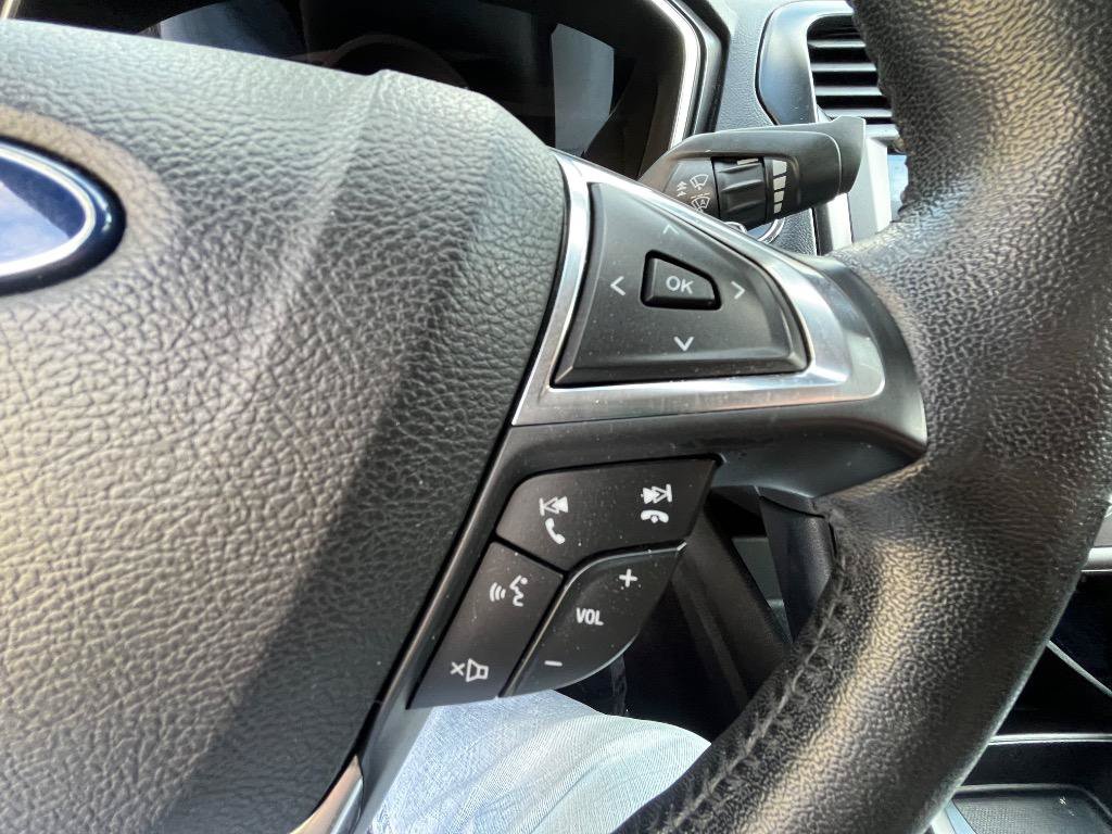 Used 2019 Ford Fusion Titanium AWD/4WD image 18