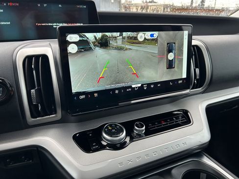 Used 2025 Ford Expedition Max Active image 19