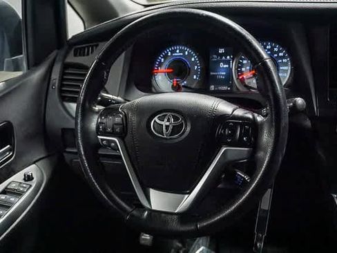 Certified 2017 Toyota Sienna SE image 16