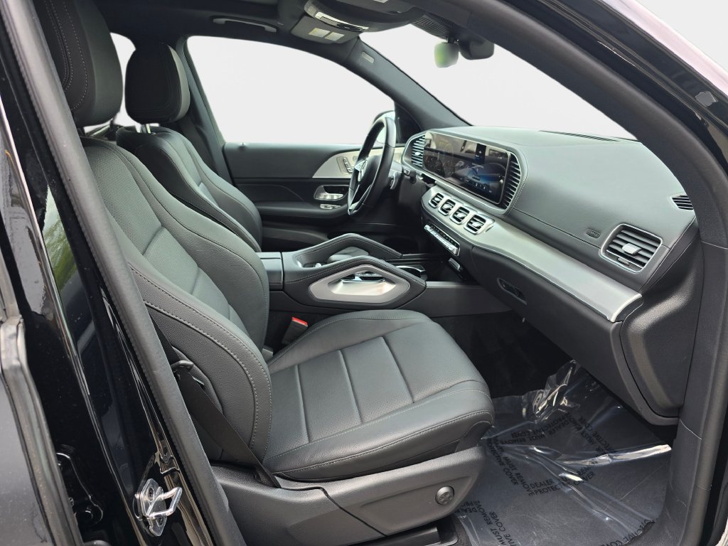 Used 2025 Mercedes-Benz GLS 450 4MATIC image 12
