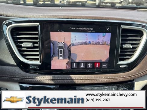 Used 2021 Chrysler Pacifica Touring-L w/ Uconnect Theater Family Group image 42