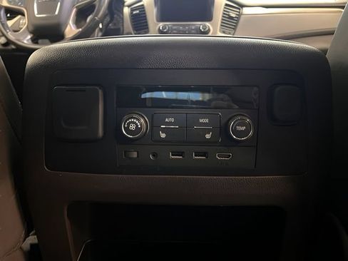 Used 2019 GMC Yukon Denali AWD/4WD image 16