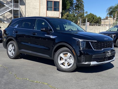 New 2026 Kia Sorento LX FWD image 1