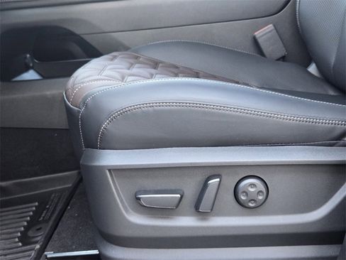 New 2025 Nissan Armada Platinum w/ Convenience Package image 21