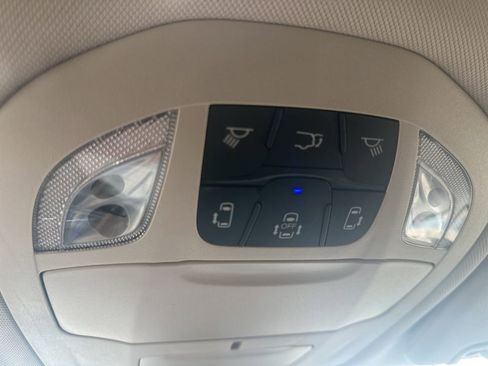 Used 2022 Chrysler Pacifica Touring-L FWD image 21