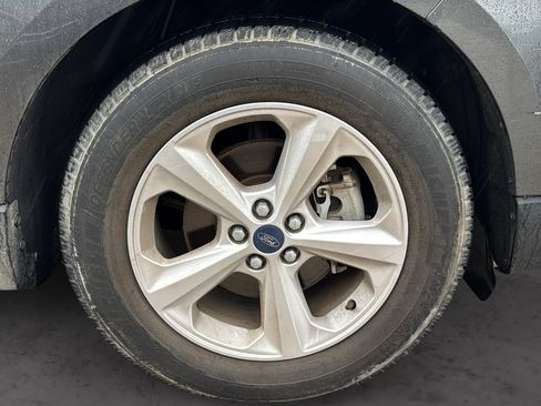 Used 2019 Ford Edge SE FWD image 32