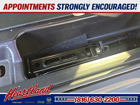 Used 2018 Jeep Wrangler Unlimited Sahara AWD/4WD image 95