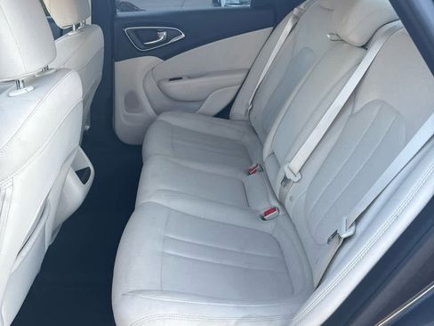 Used 2016 Chrysler 200 Limited image 22