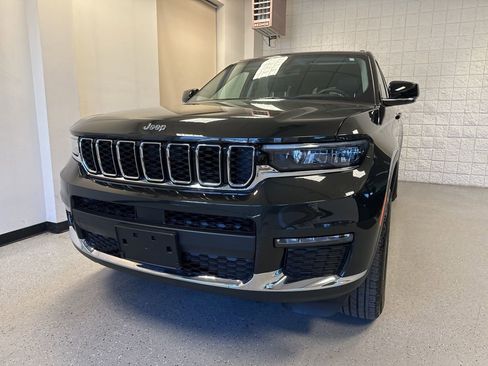 Used 2023 Jeep Grand Cherokee L Limited AWD/4WD image 40