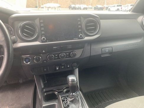 Used 2021 Toyota Tacoma TRD Off-Road image 16