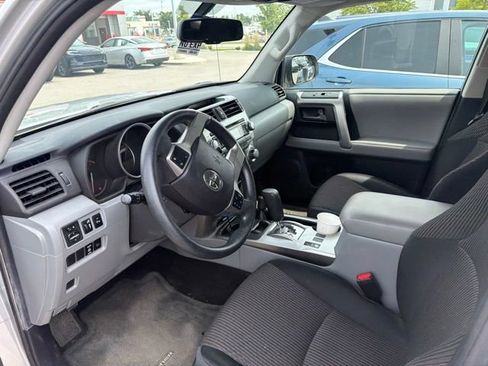 Used 2010 Toyota 4Runner SR5 w/ Convenience Pkg AWD/4WD image 10