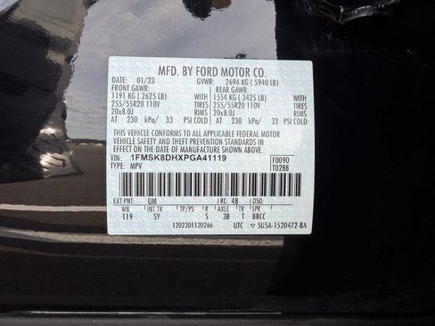 Used 2023 Ford Explorer XLT w/ Equipment Group 202A AWD/4WD image 19