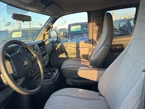 Used 2016 Chevrolet Express 3500 LT w/ LT Preferred Equipment Group image 8