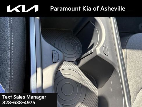 New 2025 Kia K4 LXS image 27