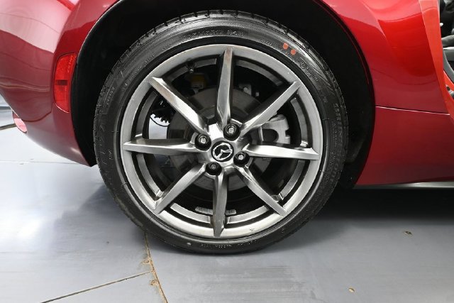 Used 2022 MAZDA MX-5 Miata RF Grand Touring RWD image 11