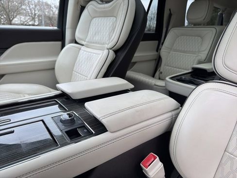 Used 2022 Lincoln Navigator L Black Label image 19