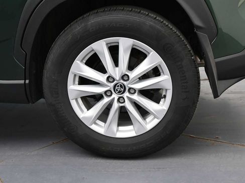 Used 2022 Toyota Corolla Cross LE w/ Moonroof Package AWD/4WD image 5