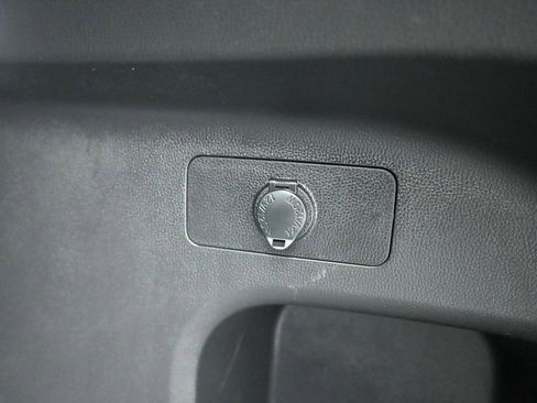 Used 2023 Toyota RAV4 XLE image 41