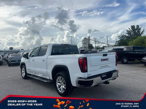 Used 2021 GMC Sierra 1500 SLT w/ SLT Premium Plus Package AWD/4WD image 5