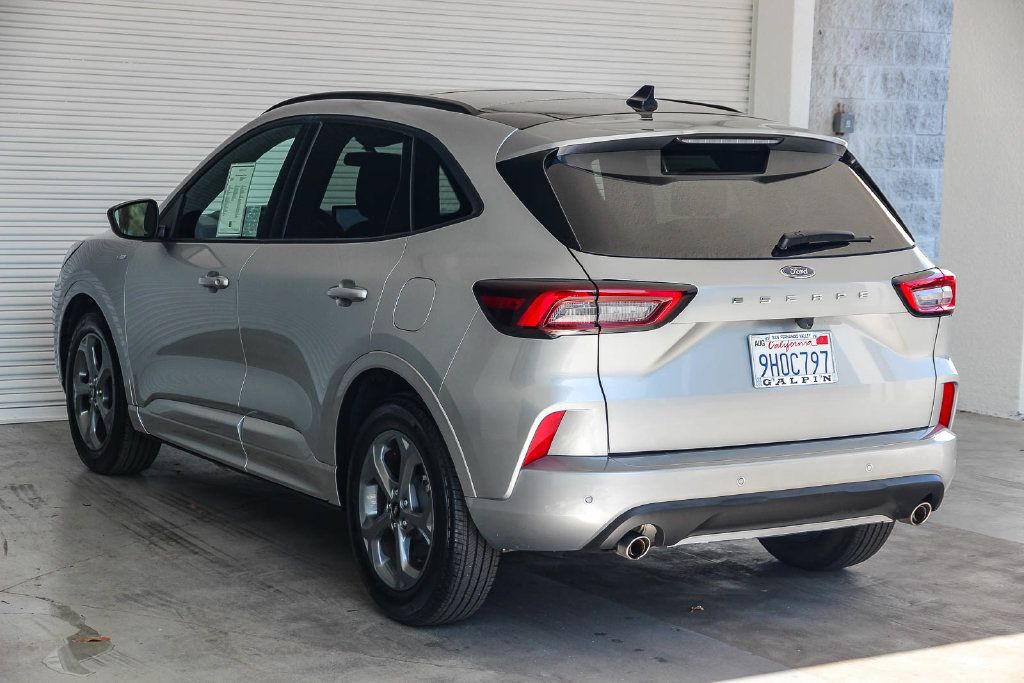 Certified 2023 Ford Escape ST-Line w/ Tech Pack #1 FWD image 6