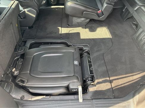 Used 2025 Chrysler Pacifica Select FWD image 36
