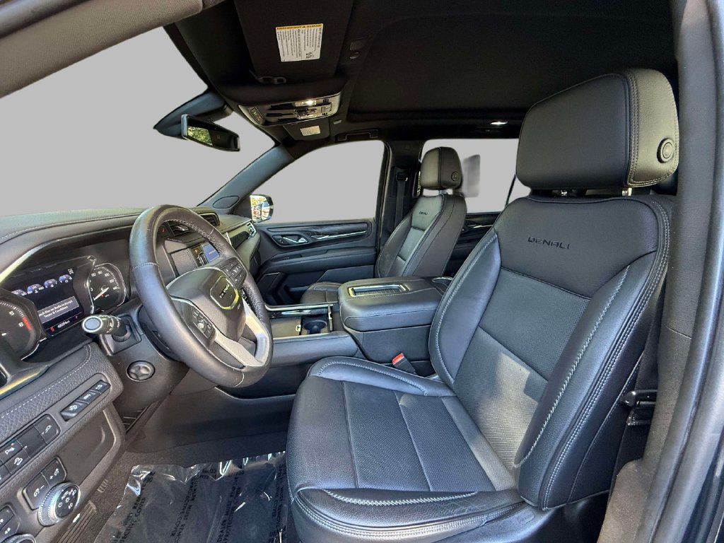Used 2021 GMC Yukon XL Denali AWD/4WD image 2