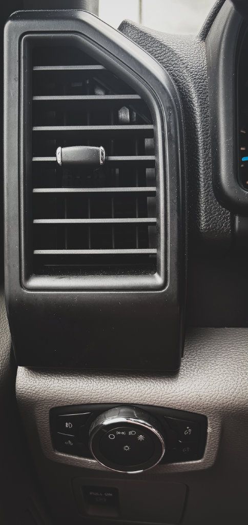 Used 2018 Ford F150 XL w/ Equipment Group 101A Mid AWD/4WD image 5